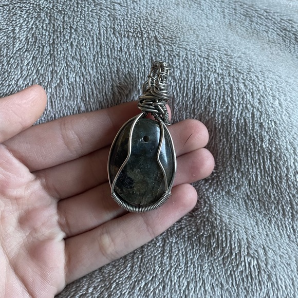 Labradorite oval wire wrap pendant made by me!! - Picture 3 of 3
